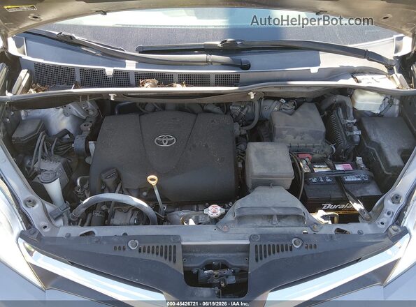 5TDKZ3DC0JS922805 2018 TOYOTA SIENNA Серый Вид сзади