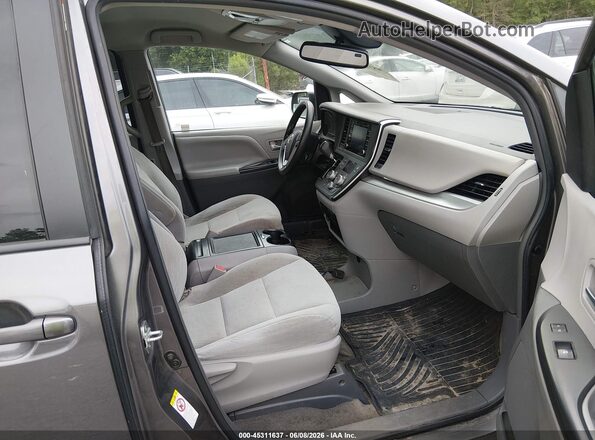5TDKZ3DC0JS941855 2018 TOYOTA SIENNA Gray Սալոնի դիմացի տեսք