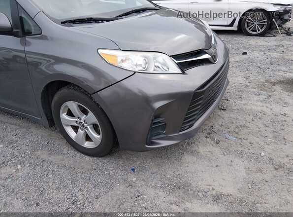 5TDKZ3DC0JS941855 2018 TOYOTA SIENNA Gray Դիմացի տեսք