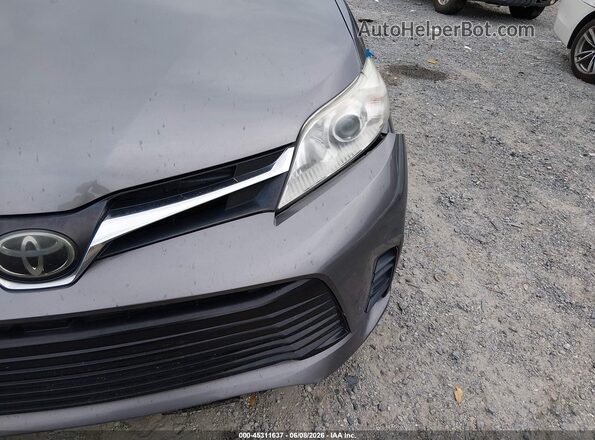 5TDKZ3DC0JS941855 2018 TOYOTA SIENNA Gray 