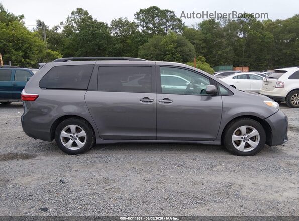5TDKZ3DC0JS941855 2018 TOYOTA SIENNA Gray Սալոնի հետևի տեսք