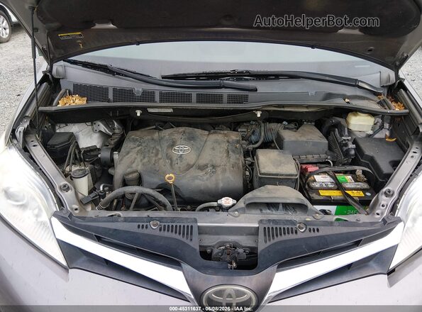 5TDKZ3DC0JS941855 2018 TOYOTA SIENNA Gray Հետևի տեսք