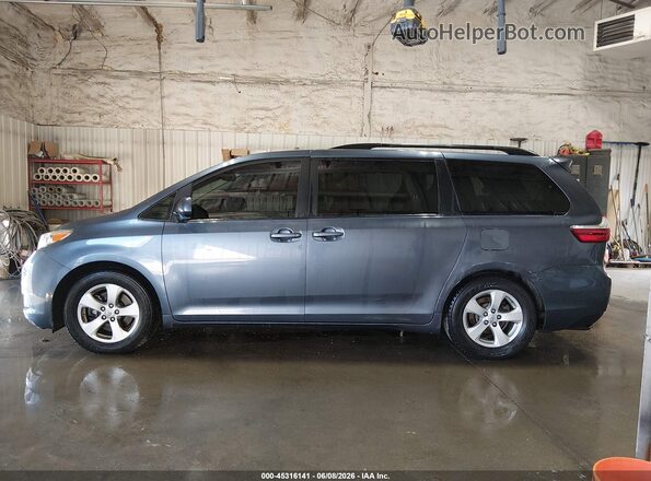 5TDKZ3DC1HS814493 2017 TOYOTA SIENNA Blue სალონის 360-გრადუსიანი ხედი