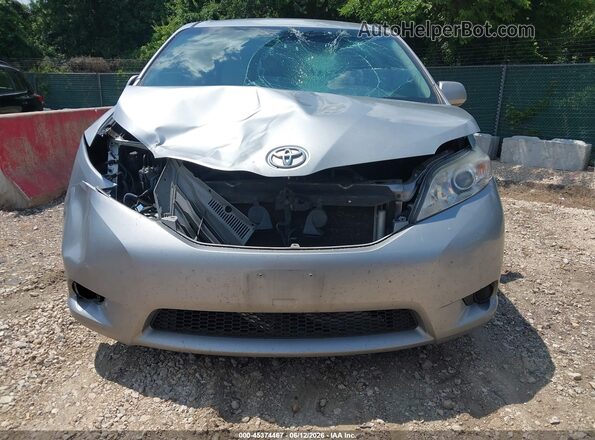 5TDKZ3DC1HS820178 2017 TOYOTA SIENNA Silver Instrument cluster view