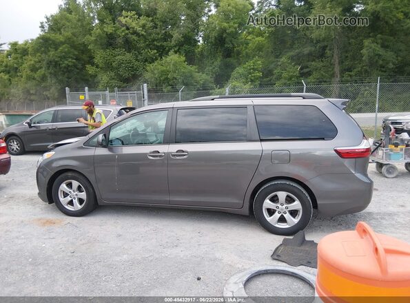 5TDKZ3DC1HS877254 2017 TOYOTA SIENNA Gray Widok wnętrza 360 stopni