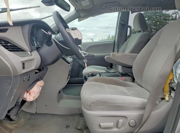 5TDKZ3DC1JS904751 2018 TOYOTA SIENNA Silver 