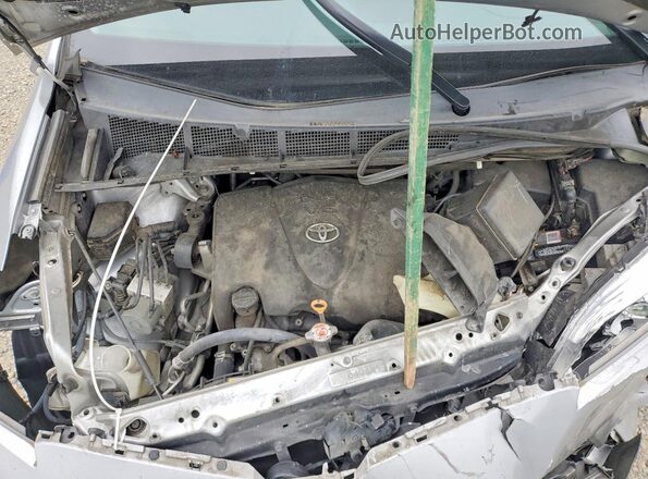 5TDKZ3DC1JS904751 2018 TOYOTA SIENNA Silver 