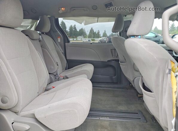 5TDKZ3DC1JS904751 2018 TOYOTA SIENNA Silver 
