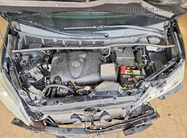 5TDKZ3DC2HS792570 2017 TOYOTA SIENNA Black უკანა სალონის ხედი