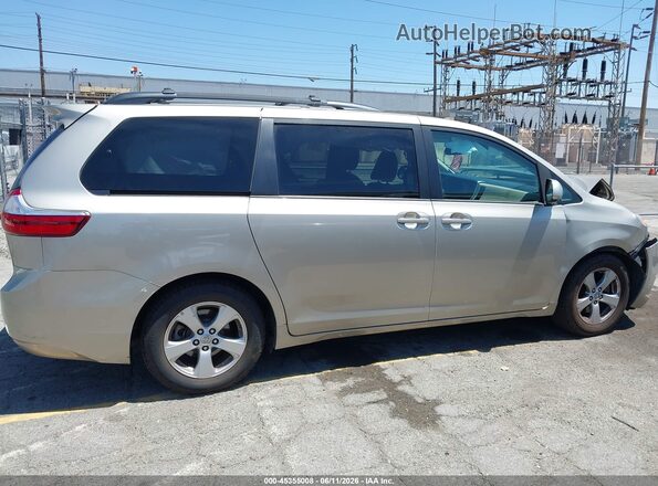 5TDKZ3DC2HS841184 2017 TOYOTA SIENNA Gray Rear interior view