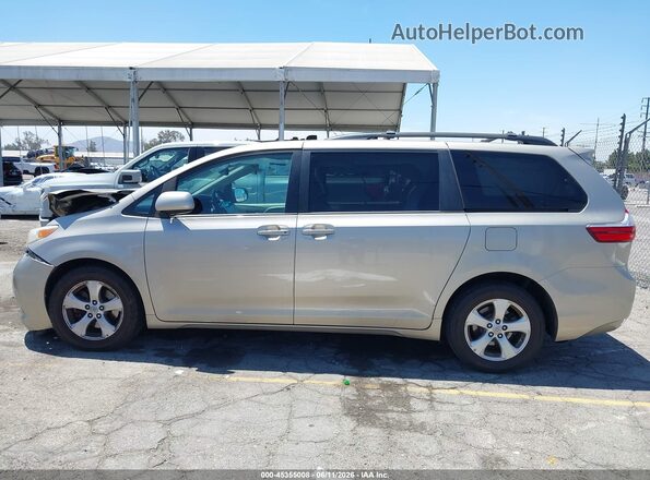 5TDKZ3DC2HS841184 2017 TOYOTA SIENNA Gray 360 interior view
