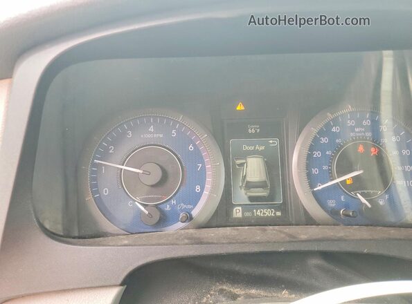5TDKZ3DC2KS013160 2019 TOYOTA SIENNA White Instrument cluster view