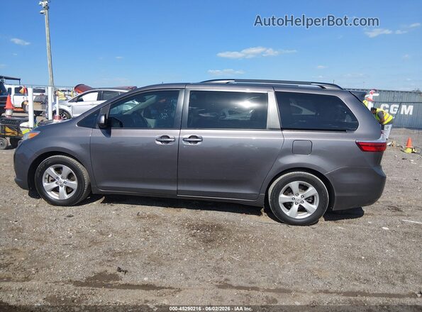 5TDKZ3DC3HS778239 2017 TOYOTA SIENNA Gray Rear interior view