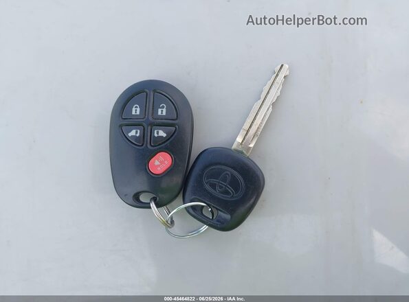 5TDKZ3DC3HS826905 2017 TOYOTA SIENNA Red Widok deski rozdzielczej