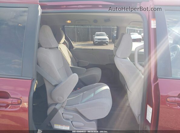 5TDKZ3DC3HS826905 2017 TOYOTA SIENNA Red Widok naklejki z numerem VIN