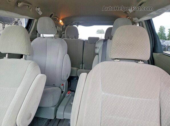 5TDKZ3DC3HS883024 2017 TOYOTA SIENNA White Vista de los asientos traseros