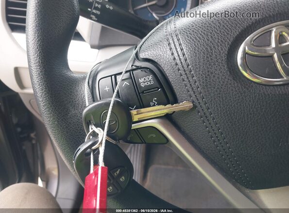 5TDKZ3DC3JS901897 2018 TOYOTA SIENNA Серый Вид панели приборов