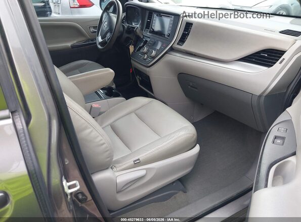 5TDKZ3DC3LS023228 2020 TOYOTA SIENNA Gray Front interior view