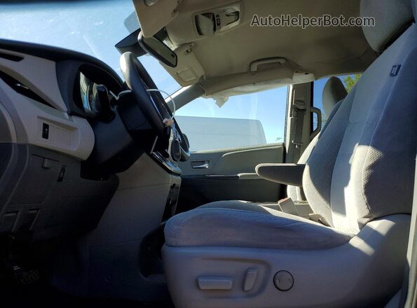 5TDKZ3DC4LS047165 2020 TOYOTA SIENNA Black Вид салону спереду
