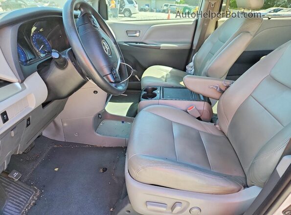 5TDKZ3DC4LS070803 2020 TOYOTA SIENNA White Widok wnętrza z przodu