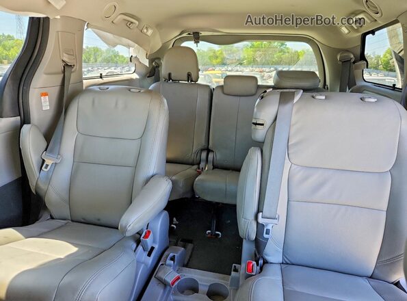 5TDKZ3DC4LS070803 2020 TOYOTA SIENNA White Widok tylnych siedzeń