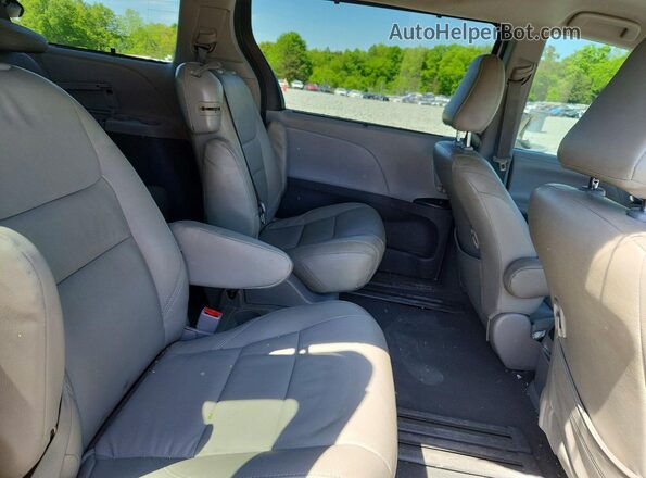 5TDKZ3DC4LS070803 2020 TOYOTA SIENNA White Widok wnętrza z tyłu