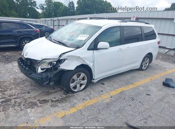 5TDKZ3DC5HS827649 2017 TOYOTA SIENNA White Передня ліва чверть