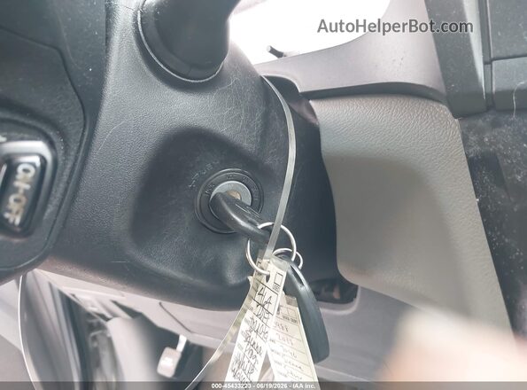5TDKZ3DC5HS827649 2017 TOYOTA SIENNA White Вид панелі приладів