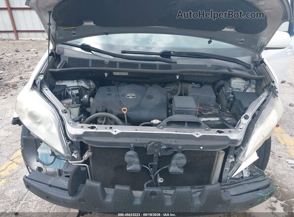 5TDKZ3DC5HS827649 2017 TOYOTA SIENNA White Вид ззаду