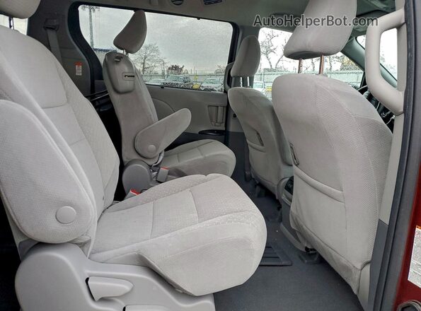 5TDKZ3DC5LS050530 2020 TOYOTA SIENNA Burgundy Вид задньої частини салону