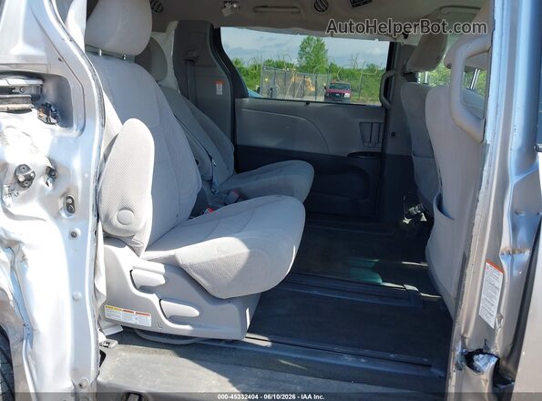 5TDKZ3DC6HS773309 2017 TOYOTA SIENNA Silver Vista de la etiqueta del VIN