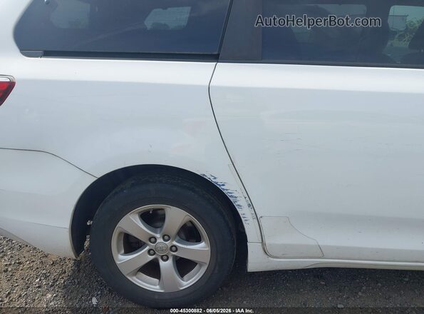 5TDKZ3DC6HS836439 2017 TOYOTA SIENNA White Front view