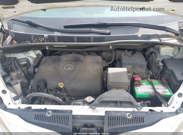 5TDKZ3DC6HS836439 2017 TOYOTA SIENNA White Rear view