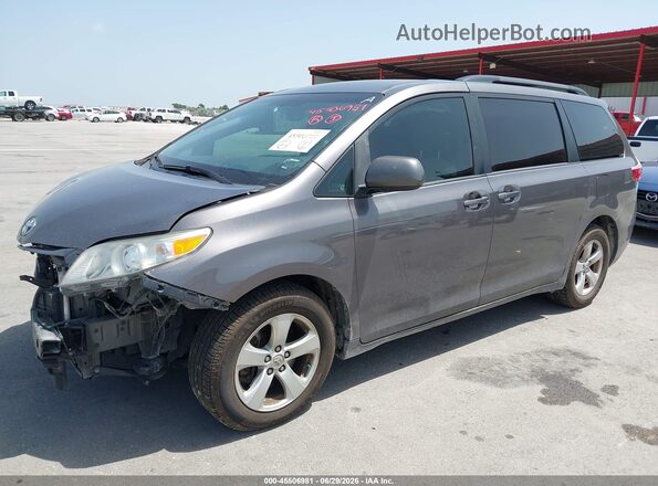 5TDKZ3DC6HS888783 2017 TOYOTA SIENNA Gray 