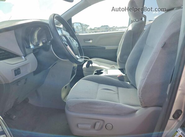 5TDKZ3DC6JS946977 2018 TOYOTA SIENNA Silver 