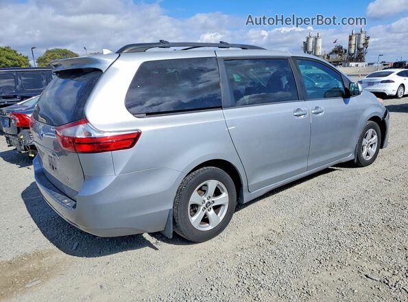 5TDKZ3DC6JS946977 2018 TOYOTA SIENNA Silver 