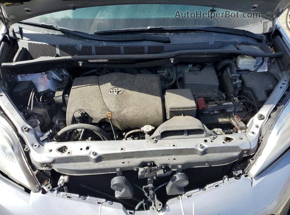5TDKZ3DC6JS946977 2018 TOYOTA SIENNA Silver 