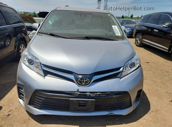 5TDKZ3DC6JS953833 2018 TOYOTA SIENNA Silver Vista frontal