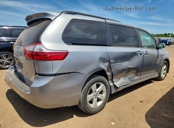 5TDKZ3DC6JS953833 2018 TOYOTA SIENNA Silver Trasero derecho