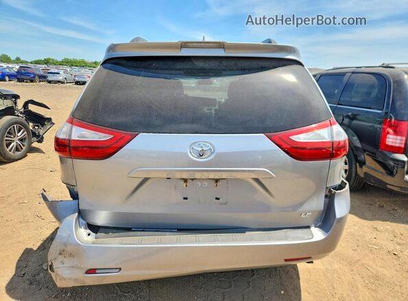 5TDKZ3DC6JS953833 2018 TOYOTA SIENNA Silver Vista trasera