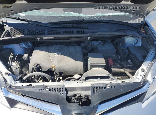 5TDKZ3DC6LS032960 2020 TOYOTA SIENNA Silver ძრავის განყოფილების ხედი