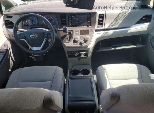 5TDKZ3DC6LS032960 2020 TOYOTA SIENNA Silver წინა პანელის ხედი