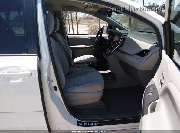 5TDKZ3DC6LS049984 2020 TOYOTA SIENNA White Front interior view