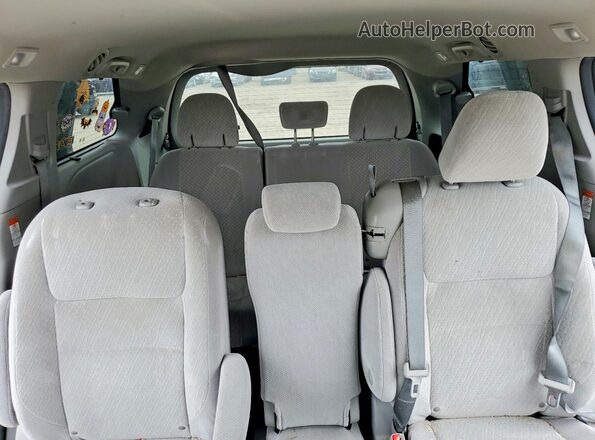5TDKZ3DC7LS048505 2020 TOYOTA SIENNA Blue Rear seats view