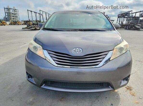 5TDKZ3DC8HS841903 2017 TOYOTA SIENNA Gray წინა ხედი