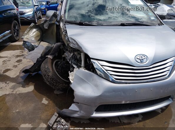 5TDKZ3DC8HS844963 2017 TOYOTA SIENNA Blue Vista frontal