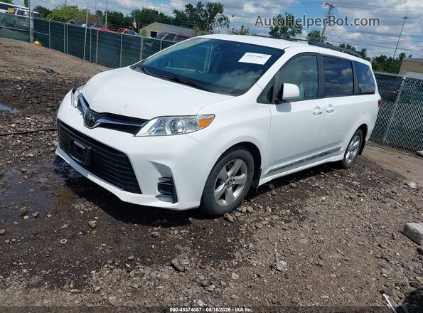 5TDKZ3DC8JS946401 2018 TOYOTA SIENNA White Front left