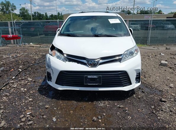 5TDKZ3DC8JS946401 2018 TOYOTA SIENNA White Instrument cluster view