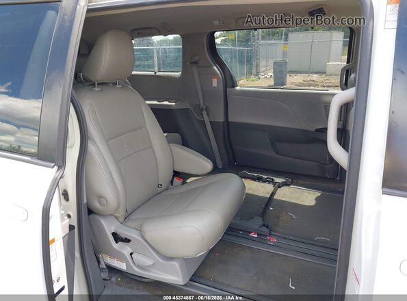 5TDKZ3DC8JS946401 2018 TOYOTA SIENNA White VIN sticker view