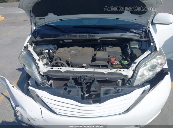5TDKZ3DC9HS768735 2017 TOYOTA SIENNA White Rear view